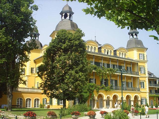 2006 - 065.jpg - ein Schloß am Wörthersee ....